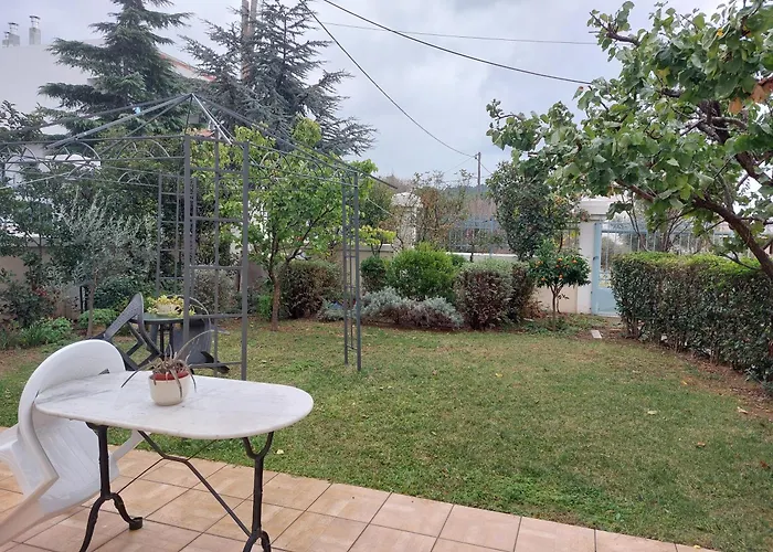 Dora\'S Home With Garden Volos