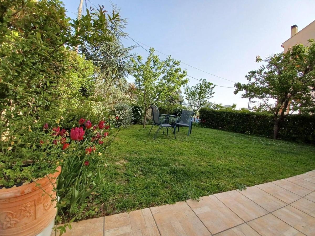 Dora's With Garden Appartement